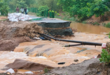 Photo of लगातार बारिश के कारण गया के कई गांवों में घुसा पानी, सड़कें भी टूटीं