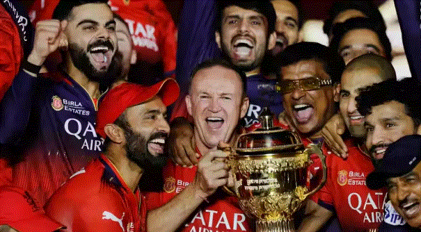 Photo of बेंगलुरु की सड़कों पर आरसीबी की विक्ट्री परेड आज