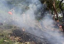 Photo of क्रैश के बाद राख में तब्दील हुआ हेलिकॉप्टर; बुरी तरह जल गए शव