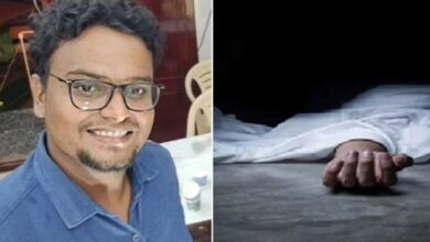 Photo of कर्ज में डूबे डॉक्टर ने खुद को दी भयानक मौत, तीन दिनों तक कार में पड़ी रही लाश