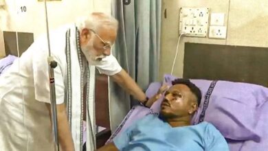 Photo of  ‘मैं कूदा नहीं था बल्कि…’, विमान हादसे में बचे विश्वास कुमार रमेश ने PM मोदी से क्या कहा?
