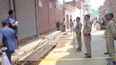 Photo of ईद के दिन सरेराह युवक पर चाकुओं से किए वार, गला रेतकर की निर्मम हत्या, आरोपी ने खुद किया सरेंडर