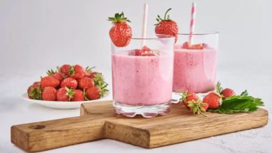 Photo of स‍िपंल लस्‍सी तो सभी पीते हैं, एक बार ट्राई करें Strawberry Lassi