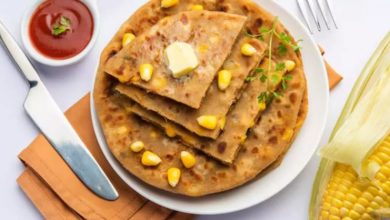 Photo of ब्रेकफास्ट में खाना है कुछ टेस्टी, तो ट्राई करें Corn Cheese Paratha