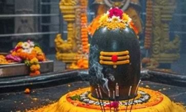 Photo of सावन सोमवार व्रत के दिन शिवलिंग पर चढ़ाएं ये चीजें