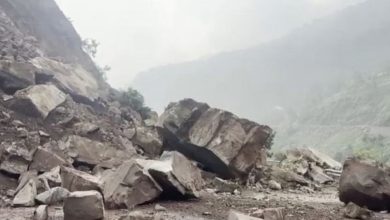 Photo of उड़ी में पहाड़ी से गिरे पत्थर ने ली मासूम की जान, एक अन्य बच्चा घायल