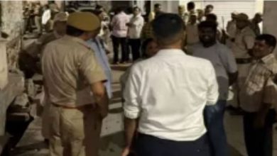 Photo of रायपुर: रामगंज में देर रात सांप्रदायिक तनाव फैला, पत्थरबाजी के बाद पुलिस जाब्ता तैनात