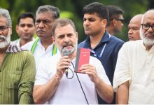 Photo of राहुल गांधी बोले- चुनाव आयोग बिहार में हमारे वोटरों की चोरी कर रहा
