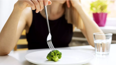 Photo of क्‍या आप भी वजन कम करने के ल‍िए फॉलो करते हैं Crash Diet? 
