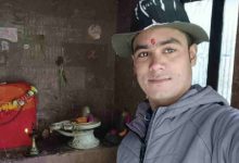 Photo of डाकिया ने 16 किमी पैदल चलकर सात साल की मिष्टी का पत्र बाबा केदार तक पहुंचाया, खूब हो रहा वायरल
