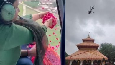 Photo of सावन का तीसरा सोमवार: बरेली में अफसरों ने हेलीकॉप्टर से कांवड़ियों पर बरसाए फूल