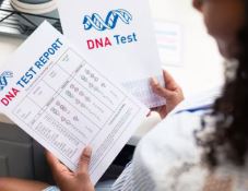 Photo of अलग दिखते थे भाई-बहन, महिला को होने लगा शक, करवाया अपना DNA टेस्ट तो खुला सालों पुराना राज!