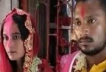 Photo of गर्लफ्रेंड से मिलने गया युवक, पीछे से आ गई फैमिली, बोला- मैं सरकारी… 