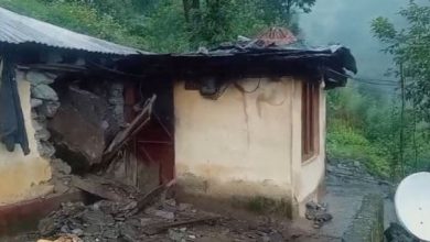 Photo of  उर्गम घाटी में भारी बारिश…भूस्खलन से आवासीय मकान हुआ क्षतिग्रस्त, परिवार ने भागकर बचाई जान