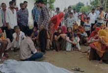 Photo of राजमहल में बजरी माफियाओं की ट्रॉली से युवक की मौत, गुस्साए ग्रामीण बीते 14 घंटे से धरने पर बैठे