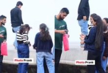 Photo of शख्स ने लड़की से पूछा, आप मेरी फोटो ले लेंगी? फिर लड़के ने जो किया, देखकर वह रह गई हक्की बक्की!