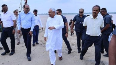 Photo of राजभवन में बिहार के मुख्यमंत्री नीतीश कुमार; राज्यपाल से मिलने क्यों पहुंचे सीएम?