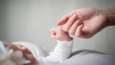 Photo of चीन में मां ने बच्चा बेचकर लाइव स्ट्रीमिंग पर उड़ाए पैसे