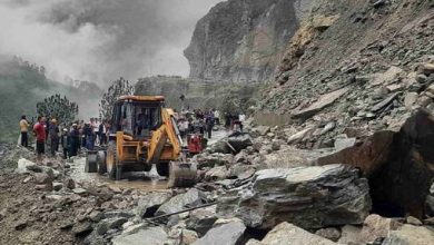 Photo of उमट्टा में भूस्खलन का बढ़ रहा दायरा, हाईवे के लिए बना खतरा, निरीक्षण करेगी टीम