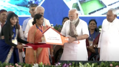 Photo of 13000 करोड़ की विकास योजनाओं की सौगात देने के बाद पीएम मोदी ने दिलाई लालटेन राज की याद