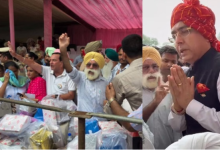 Photo of स्वतंत्रता दिवस समारोह में हंगामा: लुधियाना में शहीद परिवारों ने फेंके सम्मान…