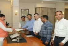 Photo of IAS एसोसिएशन ने कहा- अफसरों को धमकाना बर्दाश्त नहीं” सीएम मोहन से की मुलाकात