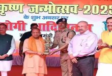 Photo of श्रीकृष्ण जन्माष्टमी पर लखनऊ पुलिस रिजर्व लाइन पहुंचे सीएम योगी…