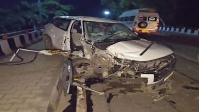 Photo of करनाल में कार व ट्रैक्टर ट्राली में भिड़त, गाड़ी के उड़े परखच्चे…