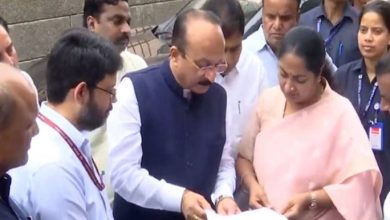 Photo of ’50 हजार फ्लैट जर्जर’: सीएम रेखा ने किया सुल्तानपुरी डीडीए फ्लैट्स का निरीक्षण