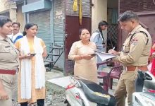 Photo of हल्द्वानी: भारी पुलिस बल के साथ मुस्लिम इलाकों में चल रहा सत्यापन अभियान