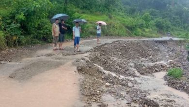 Photo of जम्मू-कश्मीर: भारी बारिश… कठुआ में नेशनल हाइवे पर ट्रैफिक बंद