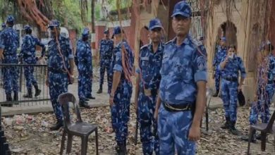 Photo of अलीगढ़ मुस्लिम यूनिवर्सिटी: बाब-ए-सैयद पर हनुमान चालीसा पाठ का एलान