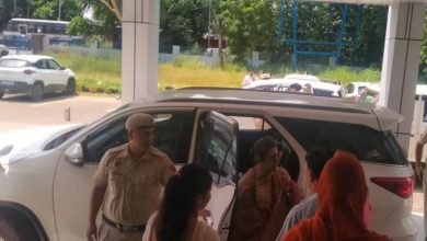 Photo of मनीषा मौत मामला: हरियाणा राज्य महिला आयोग की अध्यक्ष रेनु पहुंची ढिगावा