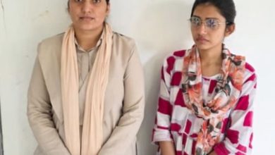 Photo of प्रेमिका ने मिलकर रची थी पत्नी की हत्या की साजिश, पुलिस ने किया गिरफ्तार
