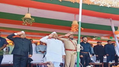 Photo of औरंगाबाद में धूमधाम से मनाया गया आजादी का अमृत महोत्सव, मंत्री संतोष सुमन ने फहराया ध्वज