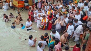 Photo of मुल्तान जोत महोत्सव में दिखा ‘लघु भारत’ का नजारा, लोगों ने गंगा में खेली दूध की होली