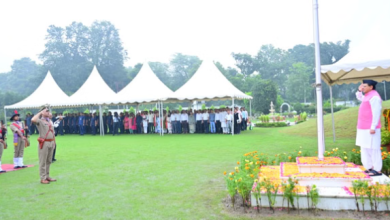 Photo of सीएम धामी ने मुख्यमंत्री आवास पर किया ध्वाजारोहण