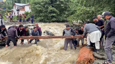 Photo of बाढ़ से भयंकर तबाही, दिल्ली में बारिश ने तोड़ा रिकॉर्ड; हरियाणा में कहर बरपा रहीं नदियां