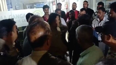 Photo of प्रसव के दौरान दो प्रसूताओं की मौत, गुस्साए परिजनों ने अस्पताल में किया हंगामा