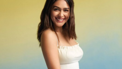 Photo of इस तेल की दो बूंद से आपको मिलेगी मृणाल ठाकुर जैसी दमकती त्वचा
