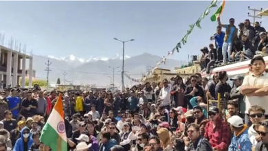 Photo of लद्दाख हिंसा में चार की मौत 70 घायल, कर्फ्यू लगा और इंटरनेट पर पाबंदी; भाजपा ने कांग्रेस पर लगाया साजिश का आरोप