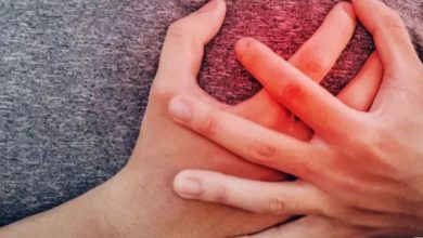 Photo of हार्ट अटैक से पहले शरीर में नजर आते हैं 8 संकेत, जान बचाने के लिए जरूर ध्यान में रखें ये 4 बातें