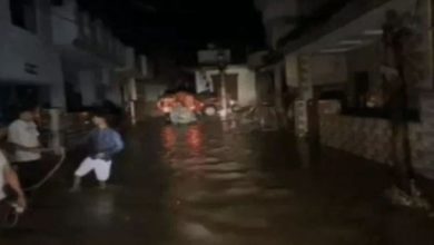 Photo of अजमेर: बोराज तालाब की पाल टूटी, 1000 से ज्यादा घरों में घुसा पानी