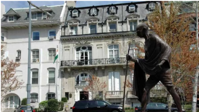 Photo of H1-B वीजा पर इंडियंस की बढ़ी टेंशन, भारतीय दूतावास ने जारी किया इमरजेंसी हेल्पलाइन नंबर