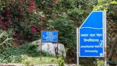 Photo of छात्रों के विरोध के बाद प्रशासन ने स्थगित की हॉस्टल मीटिंग, JNUSU ने लगाया फीस बढ़ाने का आरोप