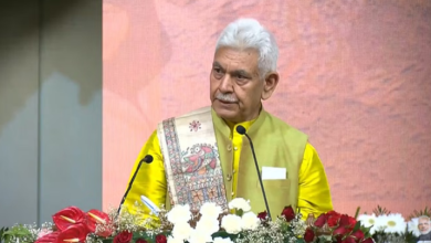 Photo of  एलजी ने कहा- आतंकवाद, कट्टरपंथ और नशीली दवाओं के खिलाफ जारी रहेंगे ऑपरेशन; खुफिया एजेंसियों को बधाई