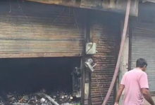 Photo of भीषण आग: बहादुरगढ़ की दुकान में बड़ा हादसा, छत पर सो रहे दुकान मालिक ने ऐसे बचाई जान