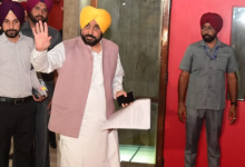 Photo of नाले की सफाई पर हंगामा, बरिंदर गोयल बोले-झूठ बोलकर मेरा इस्तीफा मांग रहे बाजवा