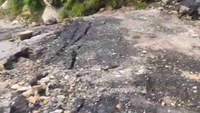 Photo of  यमुनोत्री हाईवे 12वें दिन भी बाधित, मकानों और होटलों में दरारें