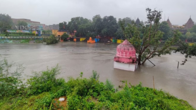 Photo of इंदौर की बस्तियां डूबी, तालाब ओवरफ्लो, सड़कों पर नदियों जैसा मंजर